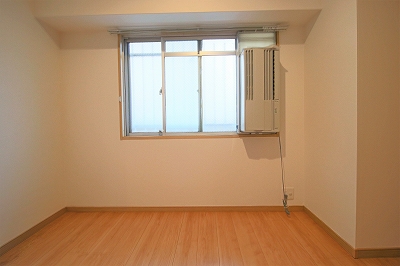 冷房専用の窓用エアコン