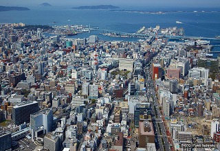 福岡市中央区のマンションを上空から撮影した写真